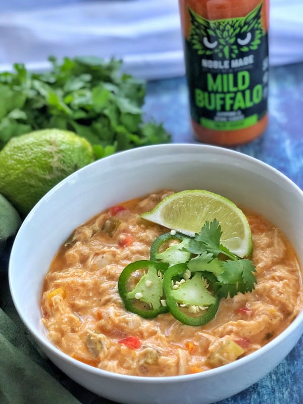 This buffalo chicken chili marries the flavor of chicken wings with a hearty and healthy meal that all will love. #chili #buffalo #keto