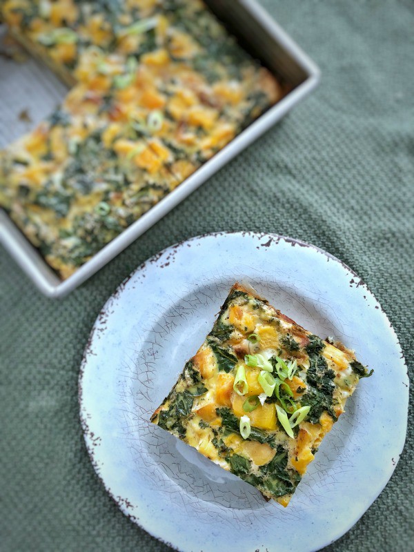 This kale butternut squash frittata is great for any meal and can be eaten hot, cold or on the go for a healthy meal or snack. #paleo #whole30 #glutenfree