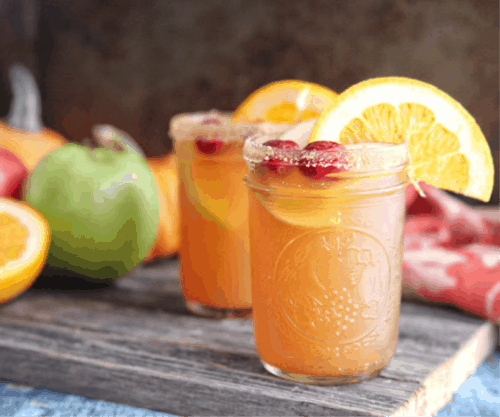This thanksgiving punch recipe has all the flavors of fall and can be made as a cocktail or mocktail. #holiday #thanksgiving #mocktail #cocktail