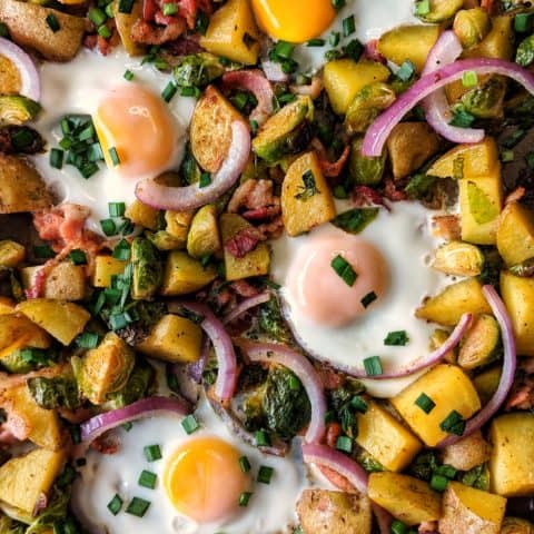 This Whole30 recipe roundup features the best Whole30 recipes by paleo and whole30 bloggers. Get easy and delicious Whole30 Breakfast recipes and Whole30 side dishes and main dishes all in one post!