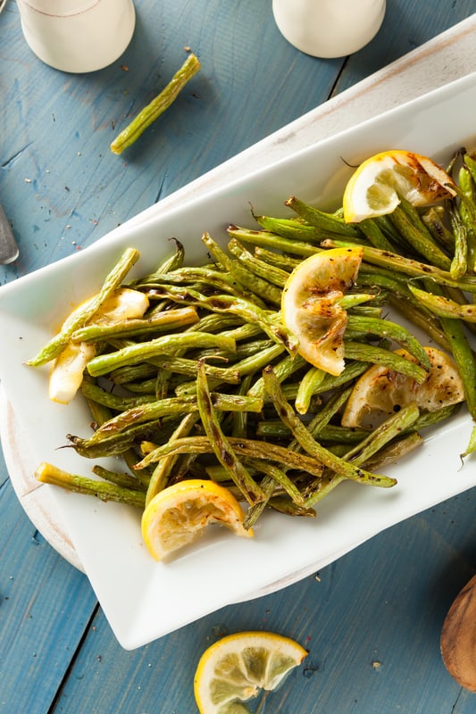 air fried green beans with sliced lemon